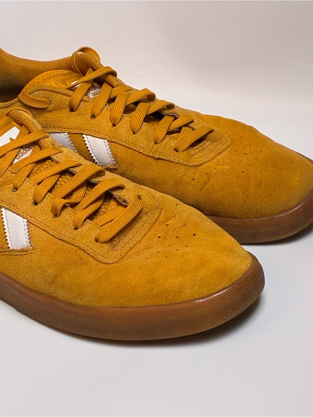 Adidas Skateboarding Men’s Suede Sneakers Mustard Yellow Size 12